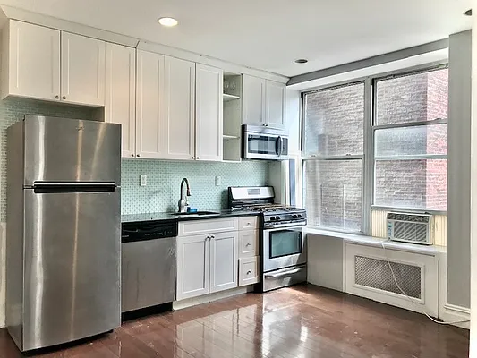 Rented by Matthew Gros-Werter, LREB  | media 1