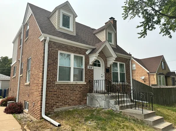 9520 S Ridgeway Ave, Evergreen Park, IL 60805