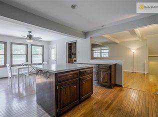 8401 W 97th Ter, Overland Park, KS 66212