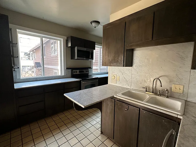 602 Melrose Ave E #202 — Photo 10