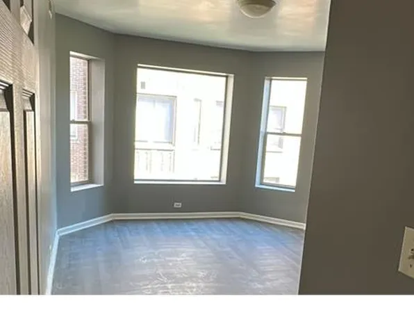 7556 S Essex Ave #2, Chicago, IL 60649