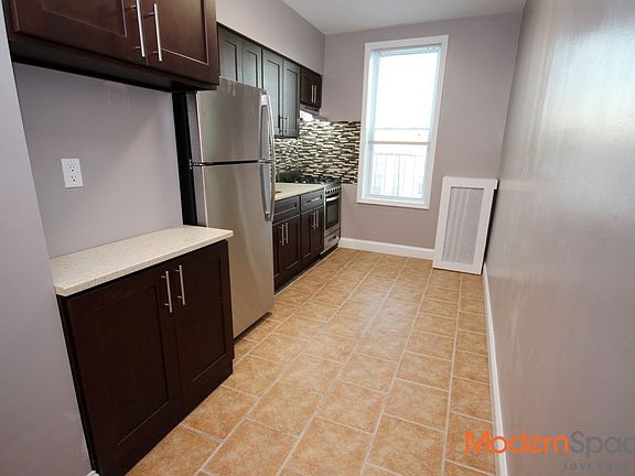 2nd image of 2573 45th St APT 3R