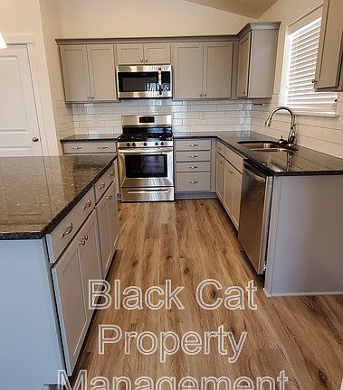 4th image of 10679 W New Berlin Dr