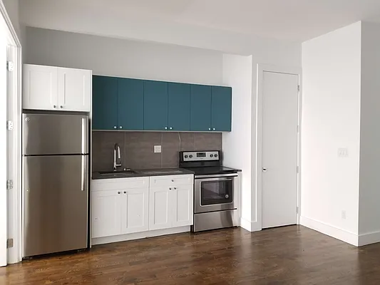 Rented by City Vista Inc | media 7