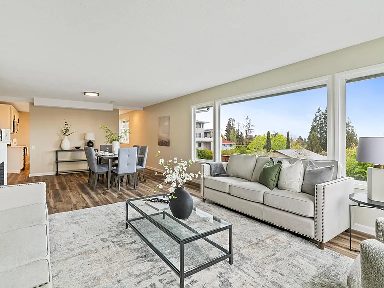 2615 E McLoughlin Blvd — Photo 10