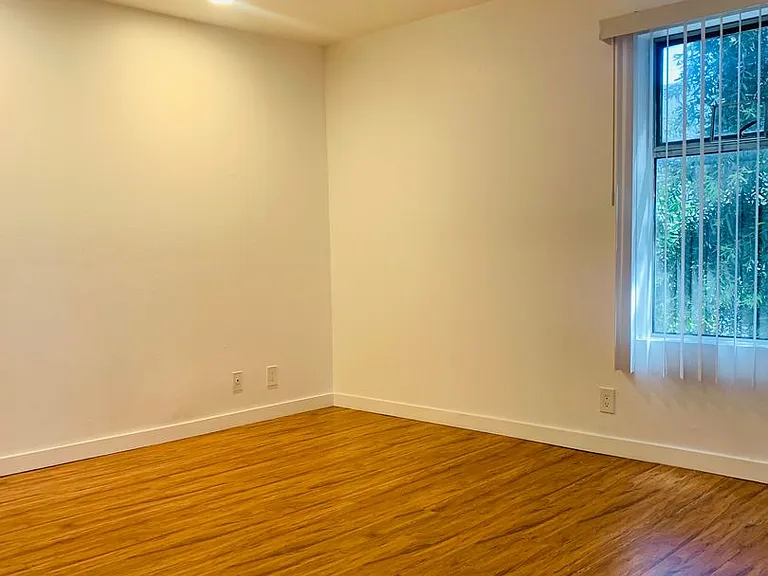 11263 Mississippi Ave — Photo 14
