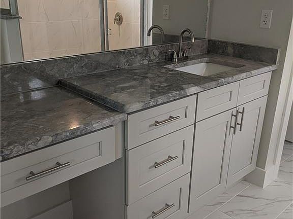 3rd image of 2149 Lochmoor Cir