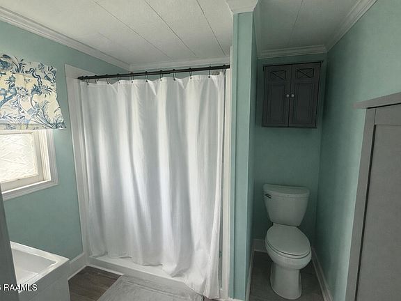 5th image of 301 N Frederick Ave