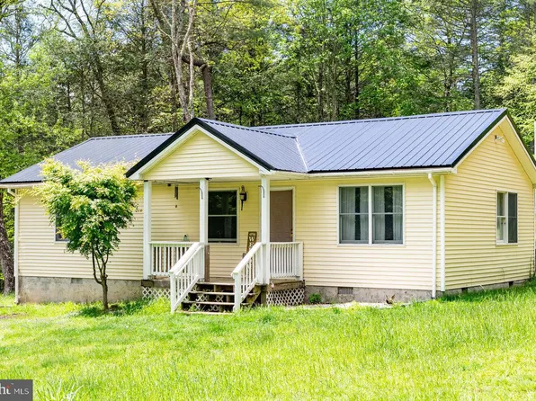 216 Deer Fern Dr, Sugar Grove, WV 26815