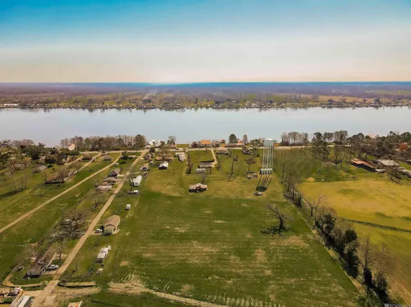 9287 False River Rd, New Roads, LA 70760