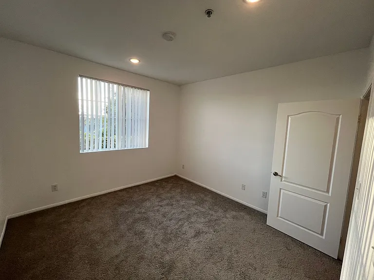 2245 Beverly Glen — Photo 82
