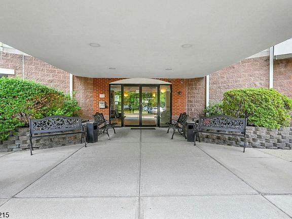 3rd image of 189 Forest Ave #213