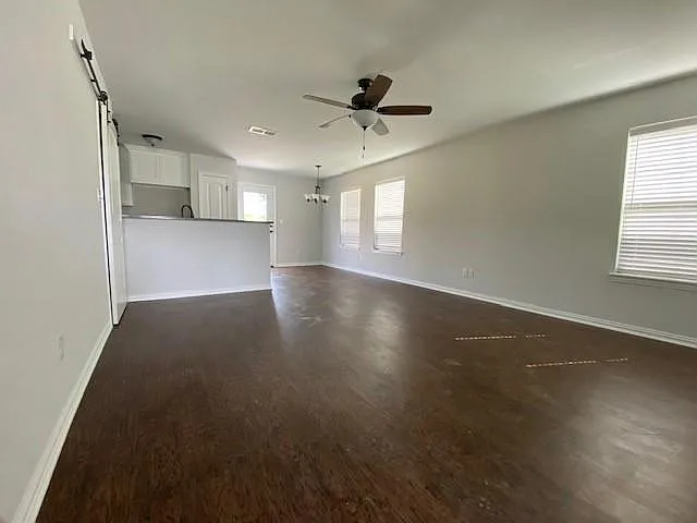 3 bed, 2.5 bath, $1,200 — Photo 2