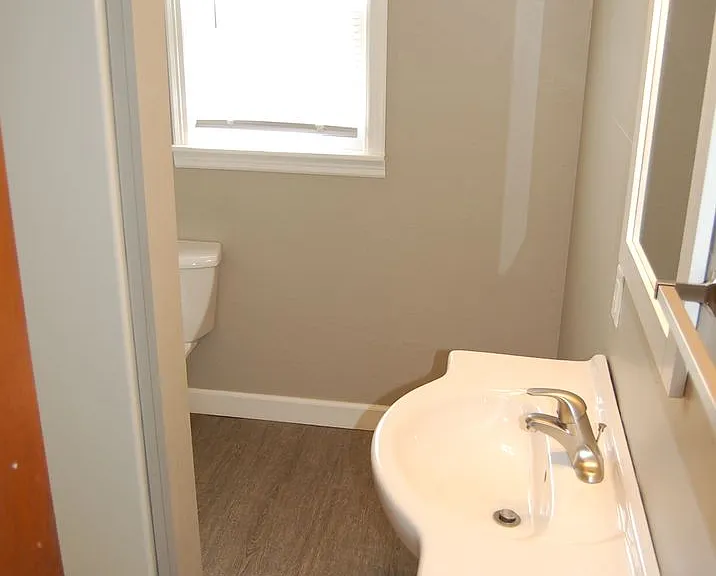 2620 Sumner St — Photo 11