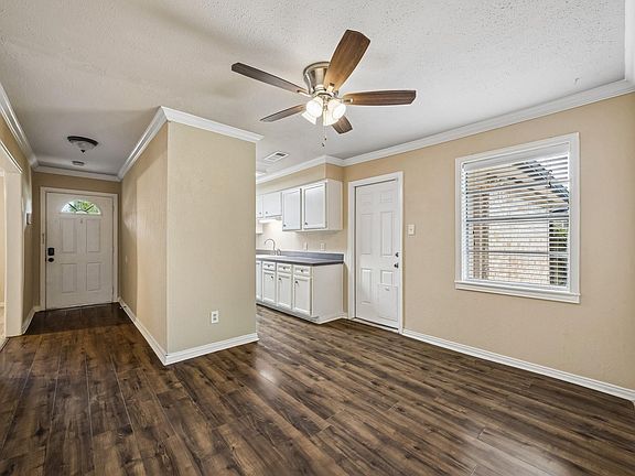 2nd image of 511 Debbie Ln