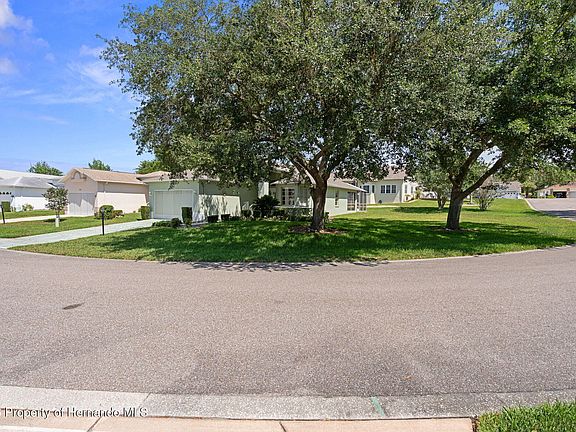 3rd image of 7483 Bridgewater Ln