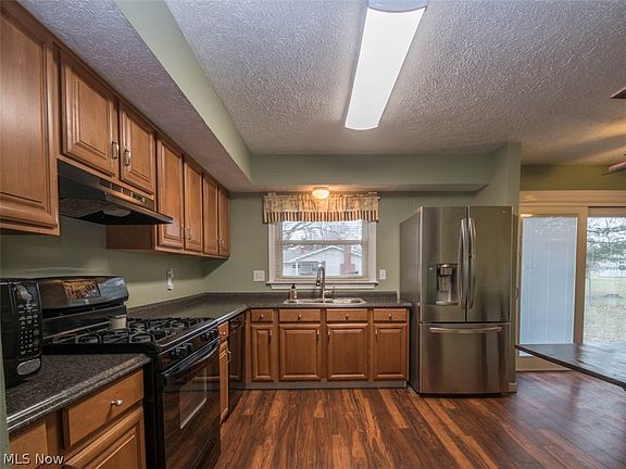 4th image of 4505 Warwick Dr N