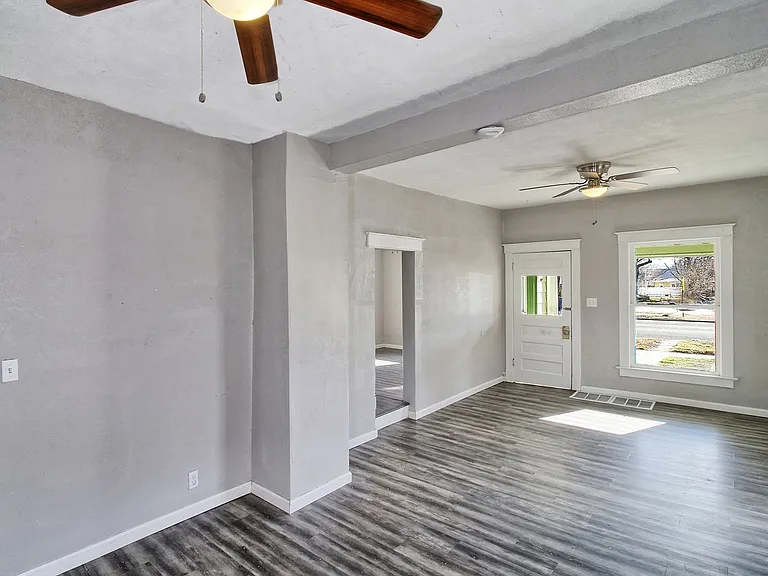 1144 Grand Ave — Photo 16