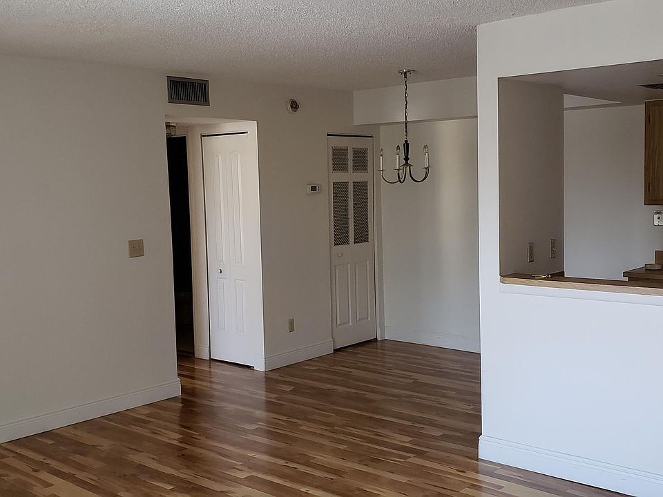 2nd image of 598 N Wickham Rd APT 30