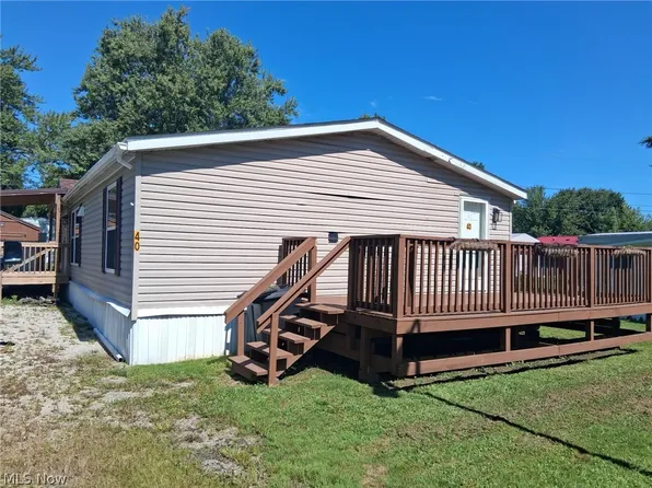 40 Silver Pond Dr, Apple Creek, OH 44606