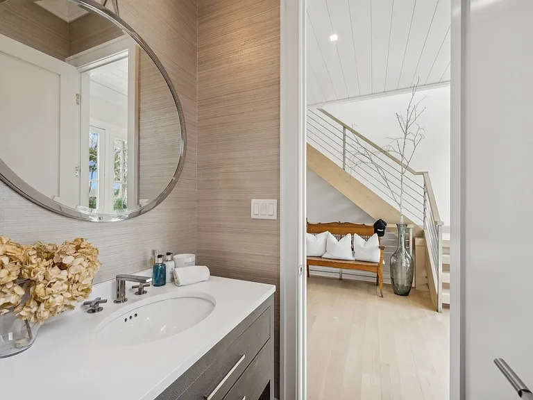 9 S Harbor Dr — Photo 16