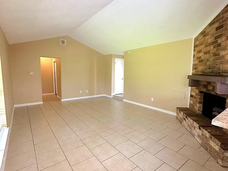 12210 Roandale Dr — Photo 11