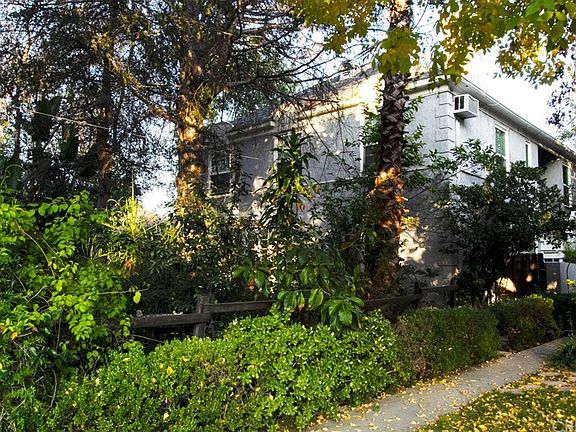 2nd image of 4372 Cahuenga Blvd