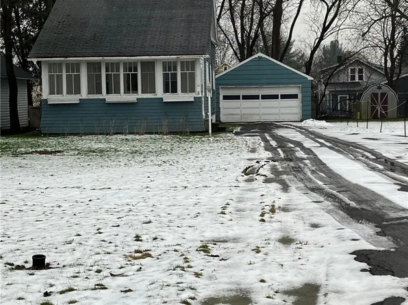 307 Brookfield Rd, Syracuse, NY 13211
