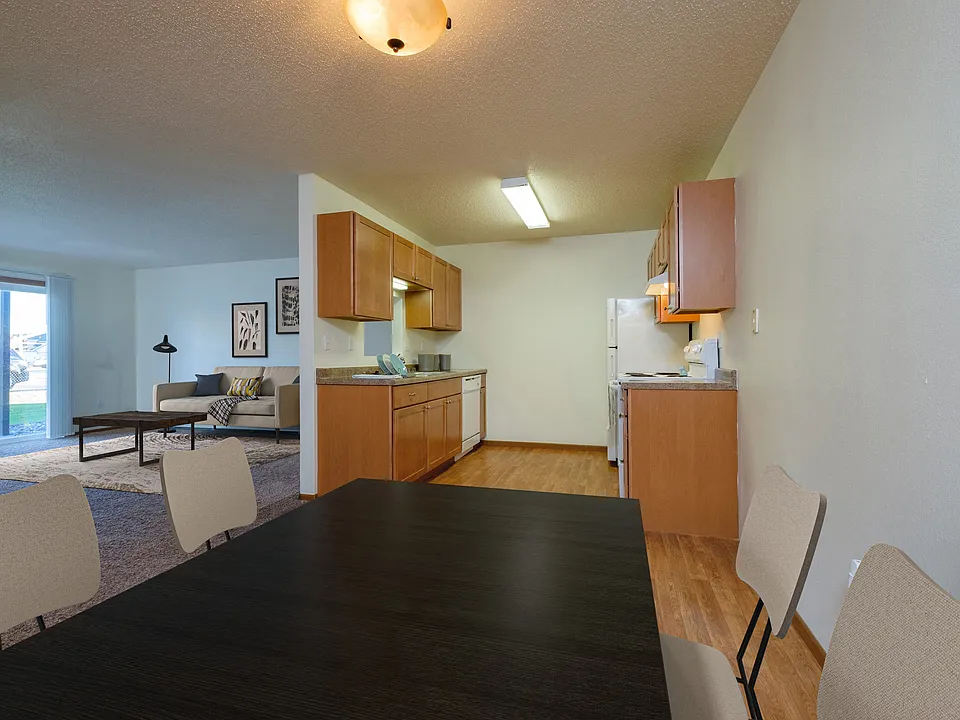 Fargo, ND Maybrook Apartments | Dining