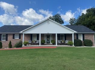 561 Hillsboro Dr, North Tazewell, VA 24630