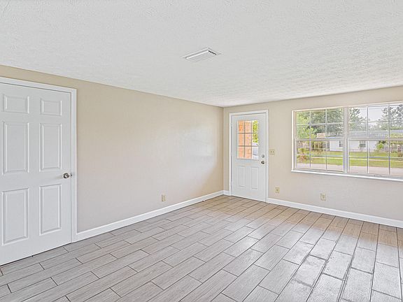 3rd image of 10719 S Indies Dr