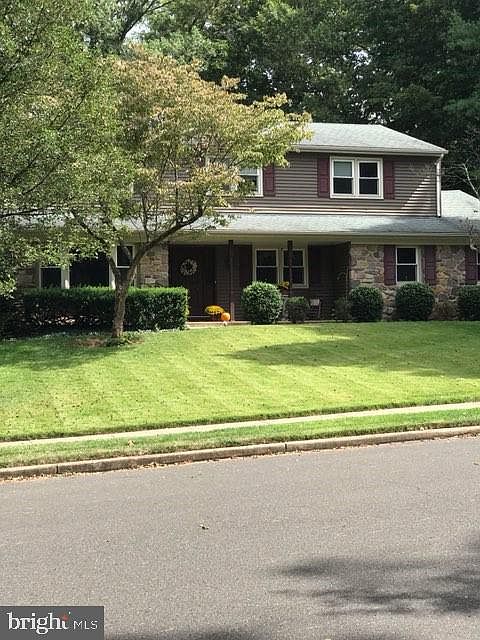 2nd image of 1313 University Dr
