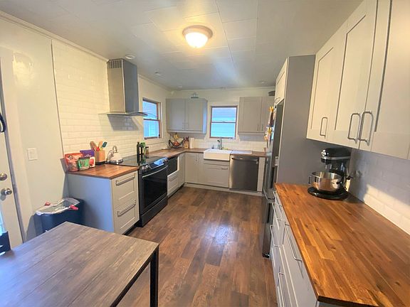 4th image of 10 Madrid Ave