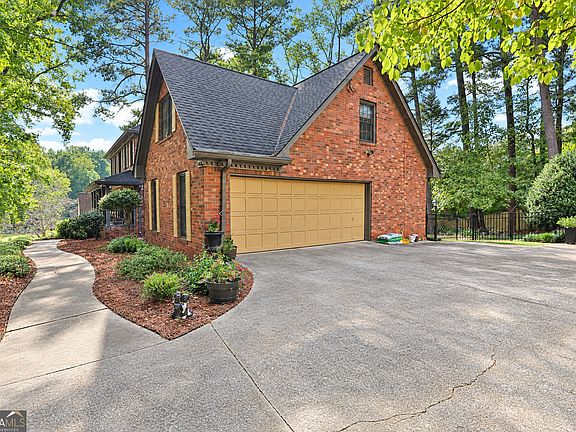 5th image of 5741 Wolf Laurel Dr