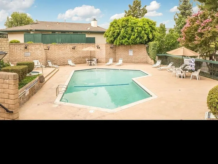 2411 E Greenview Dr — Photo 25