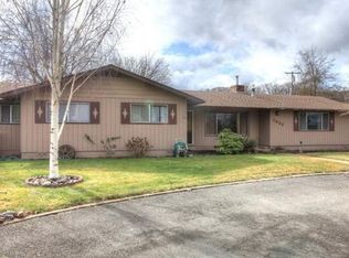 2833 Heritage Rd, Central Pt, OR 97502
