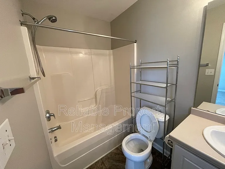 132 Winslow Ln — Photo 9