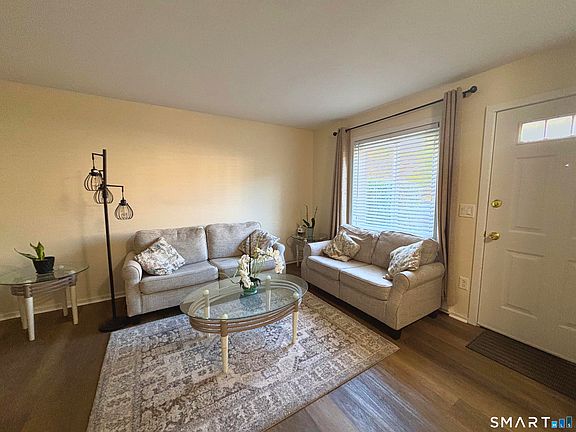 3rd image of 585 Park Road #2-3