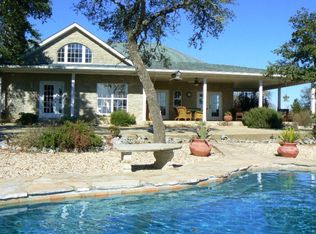 1242 W Bear Creek Rd, Kerrville, TX 78028
