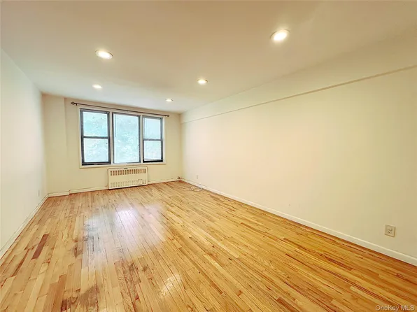 270 N Broadway #2HI, Yonkers, NY 10701