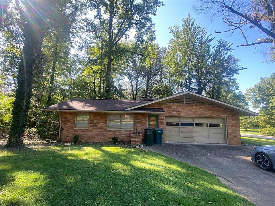 2nd image of 4440 Greenacre Dr