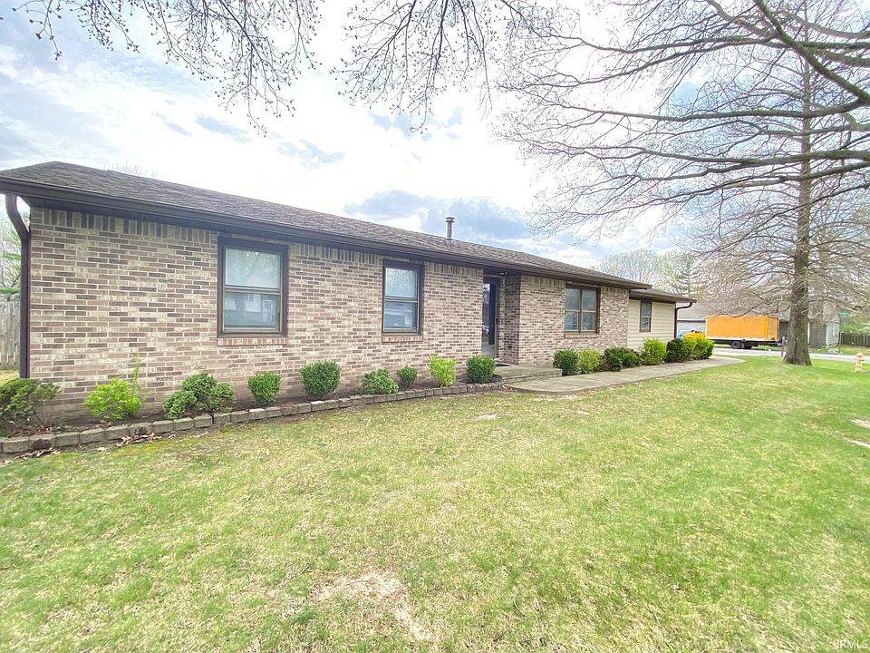 1st image of 836 Foxwood Dr