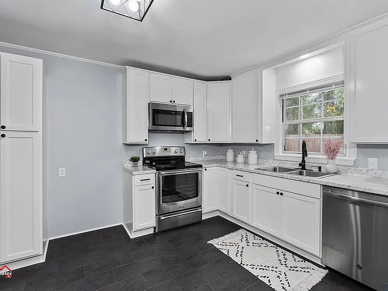 2809 S Broadway Blvd — Photo 17