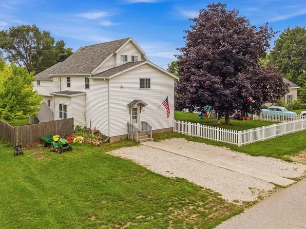 717 W 3rd STREET, Waldo, WI 53093