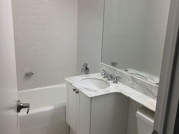 4th image of 15 Park Row APT 11g