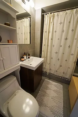 Rented by Manhattan Management LLC | media 41