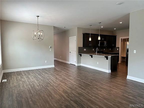 4th image of 4287-4300 Tisbury Ln #4294