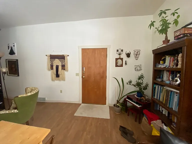 810 E Gorham St — Photo 5