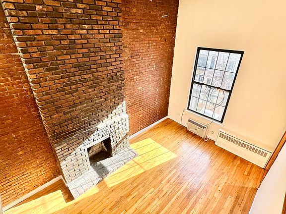 3rd image of 105 W 74th St #4F