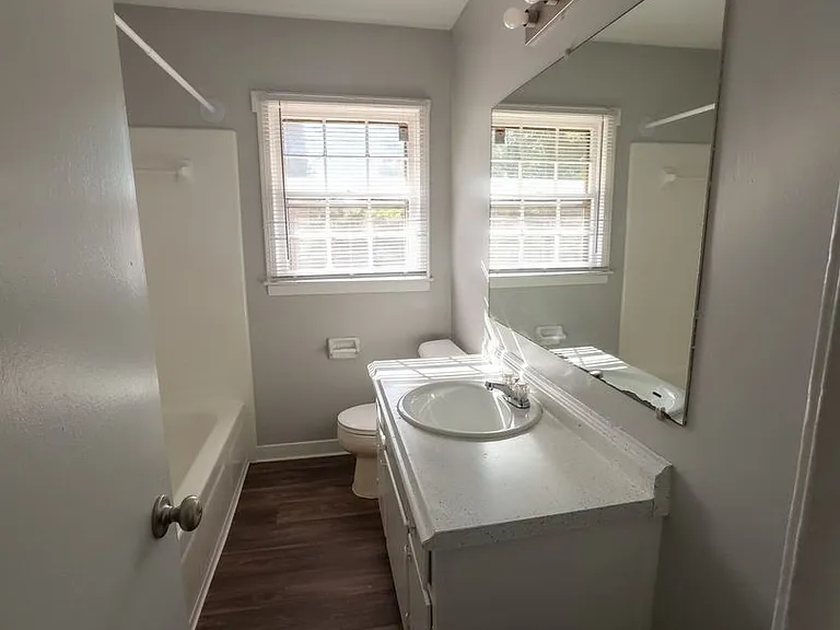 Bluestone Manor Apartment Homes — Photo 7
